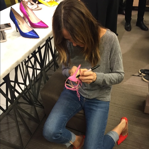 SJP pink keating stilettos with her autograph’ - Picture 7 of 8